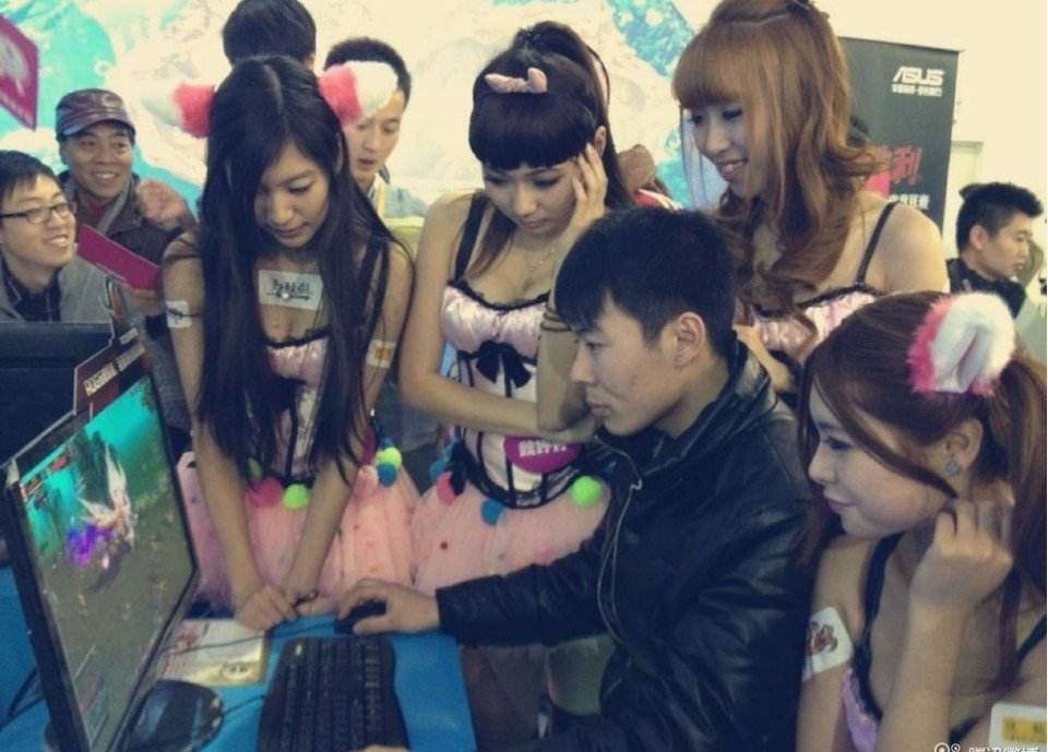 lol大主播  PDD搬家后 三层别墅被网友笑称高老庄