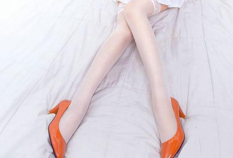 一大波LOL英雄联盟COSPLAY性感美女来袭！养养眼~