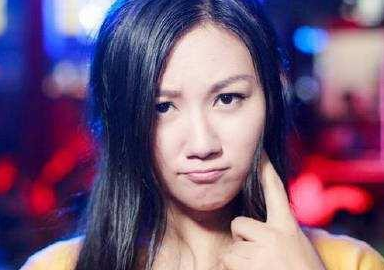 LOL电竞的不老女神小苍和粉丝打赌能坚持多久